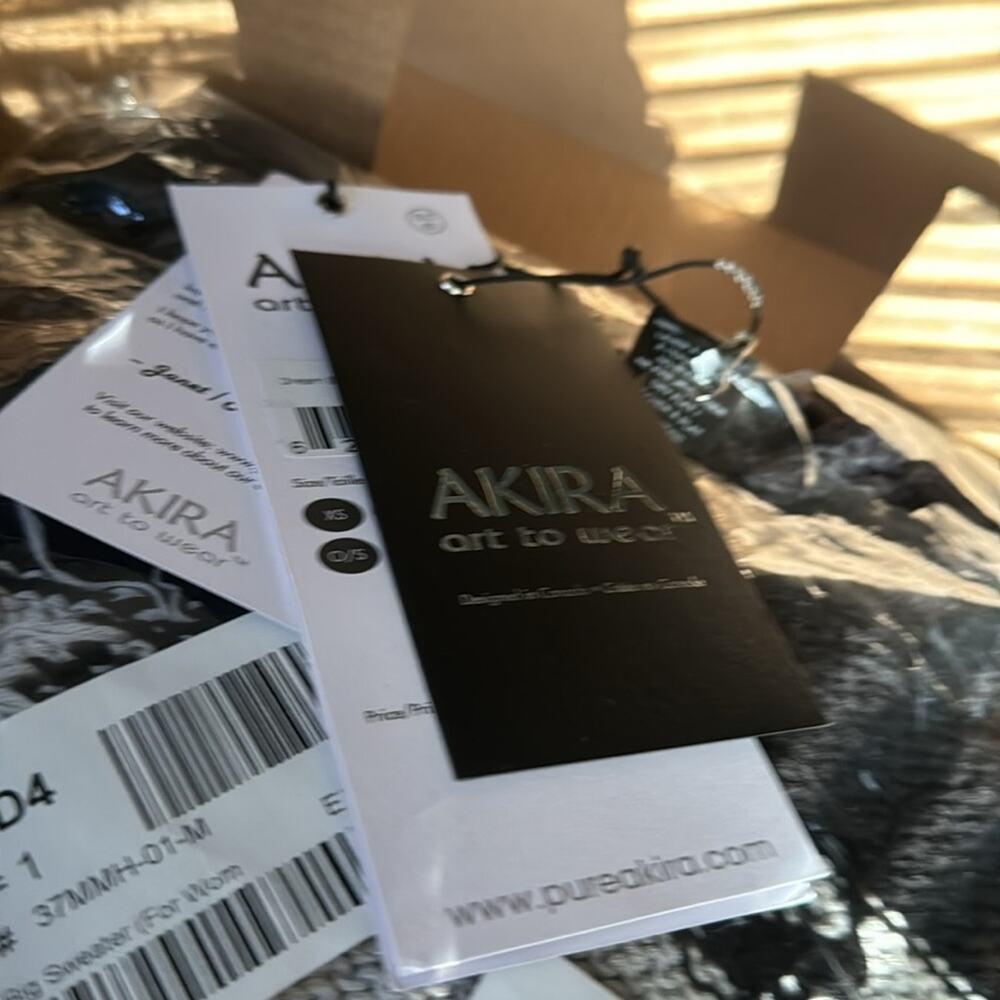 Akira Dream Big Sweater M - Picture 3 of 6